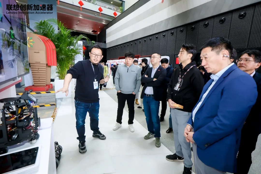 乐玩lewin亮相联想创新加速器开放日，以消费级物理AI大脑平台助推家用机器人产业生态化 